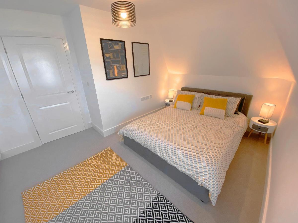 Urbanside Penthouse Appartamento Yeovil Esterno foto