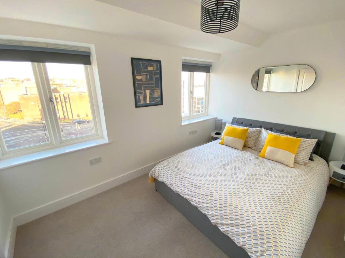 Urbanside Penthouse Appartamento Yeovil Esterno foto